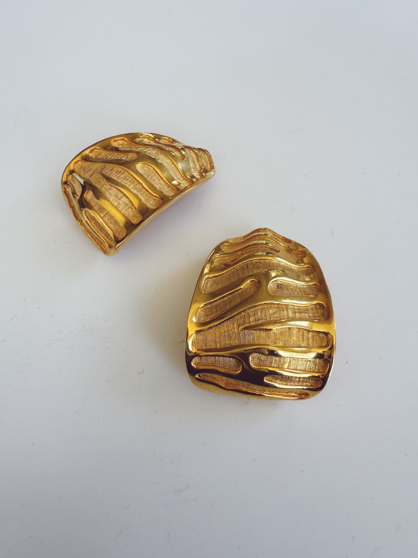 Vintage Gold Metal Tiger Clip On Earrings