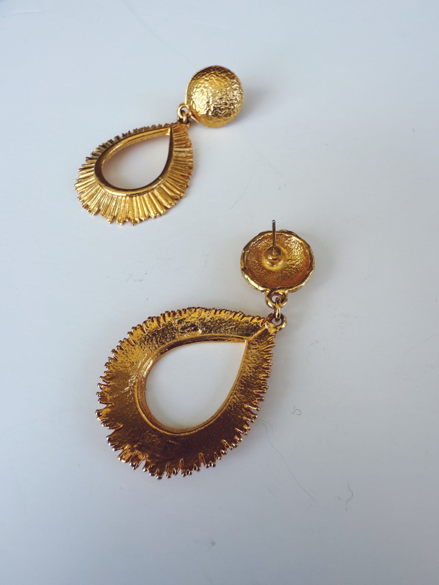 Vintage Gold Hammered Metal Tear Drop Earrings