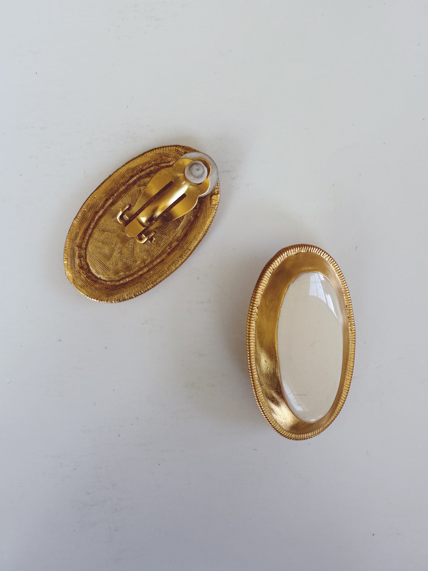 Vintage Oval Gold Metal Ivory Clip On Earrings