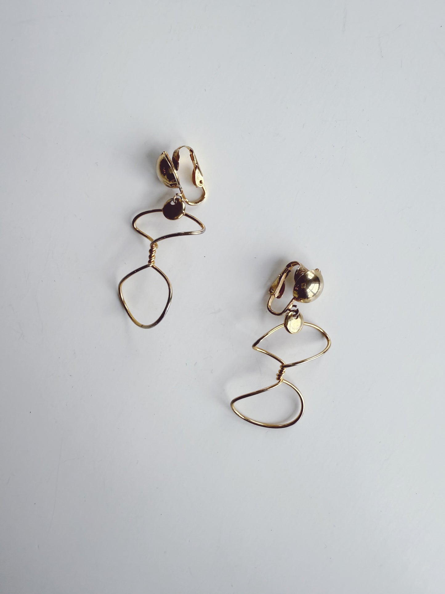 Delicate Spiral Modernist Clip On Earrings