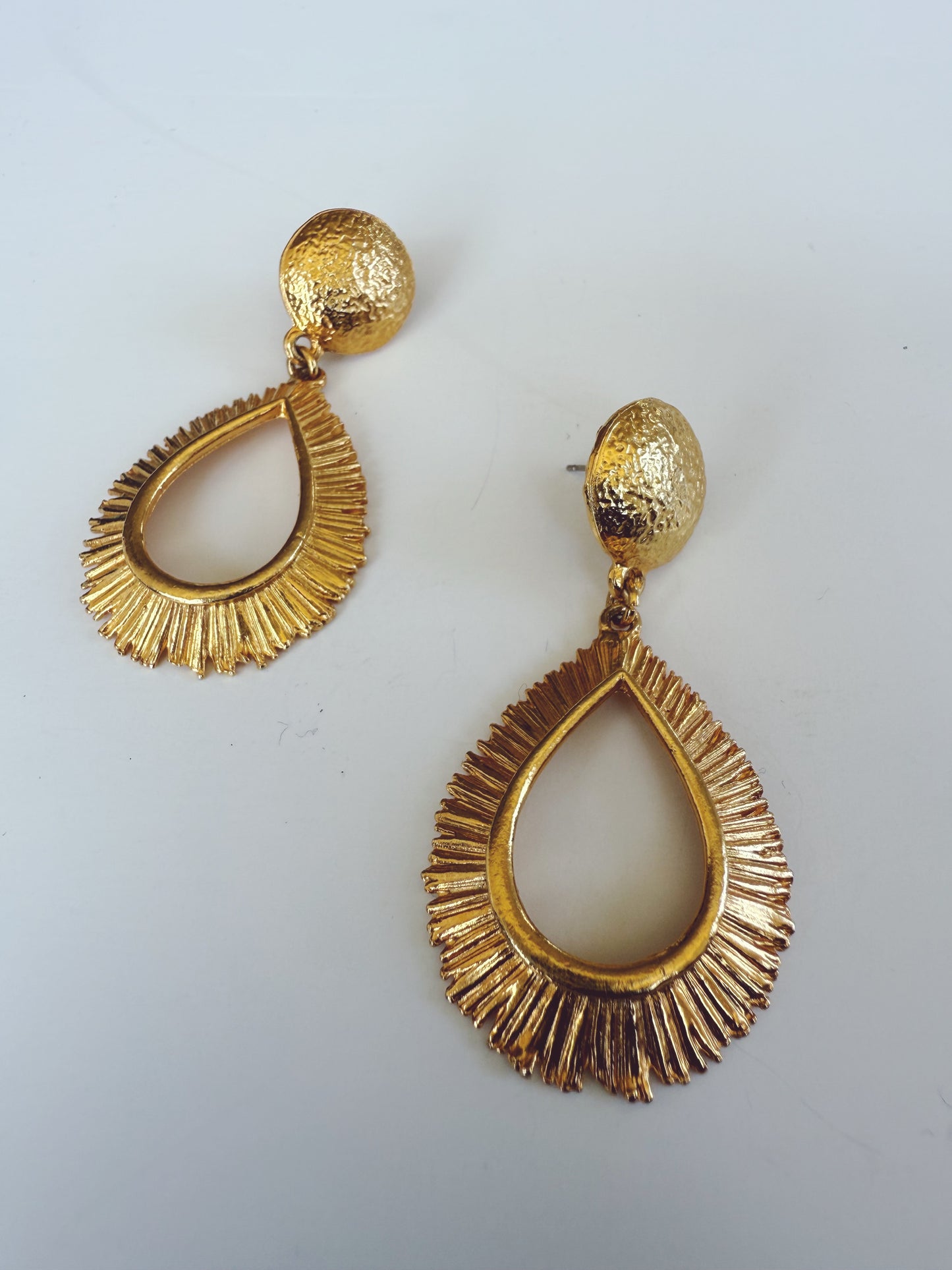 Vintage Gold Hammered Metal Tear Drop Earrings