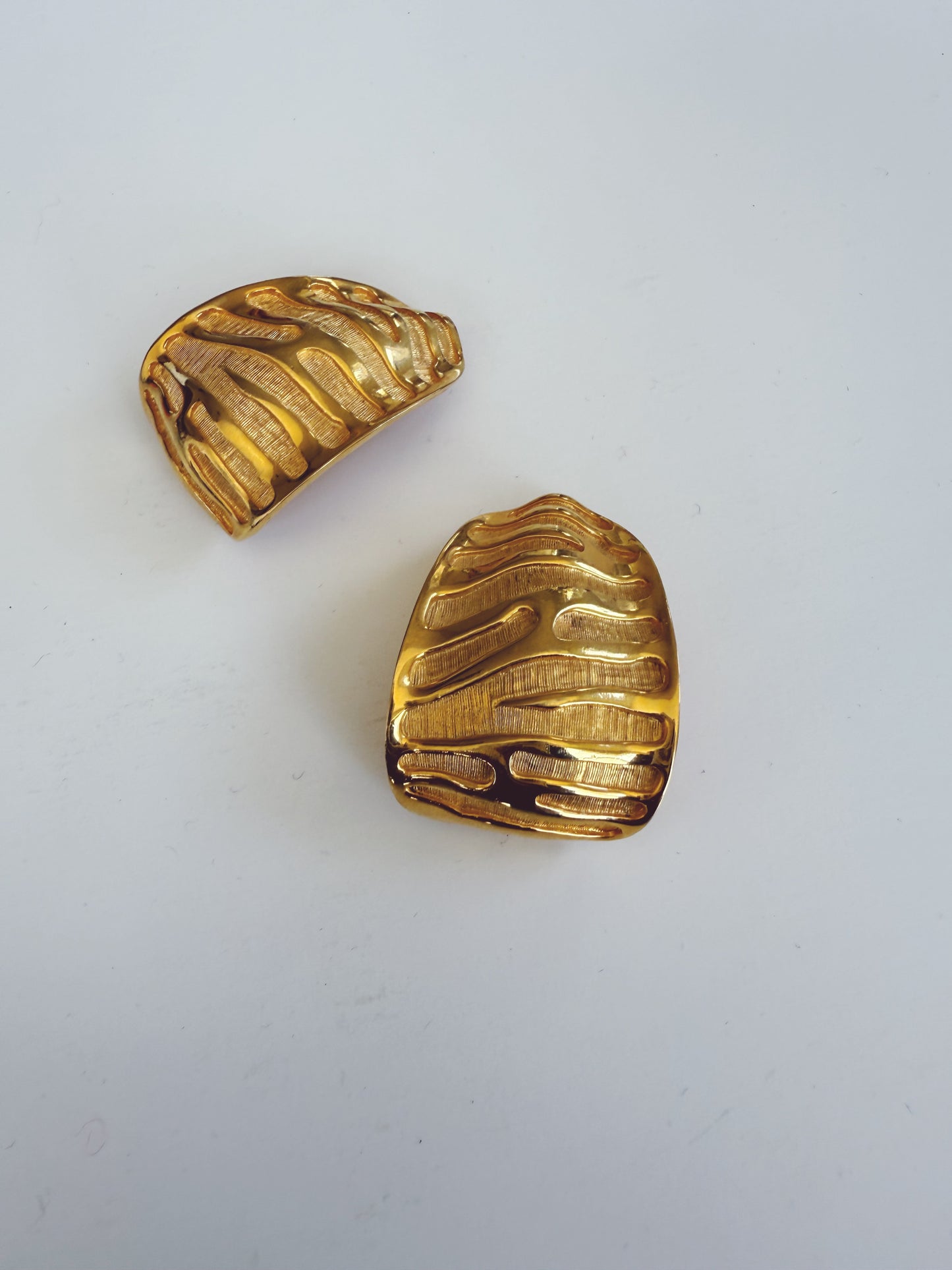 Vintage Gold Metal Tiger Clip On Earrings