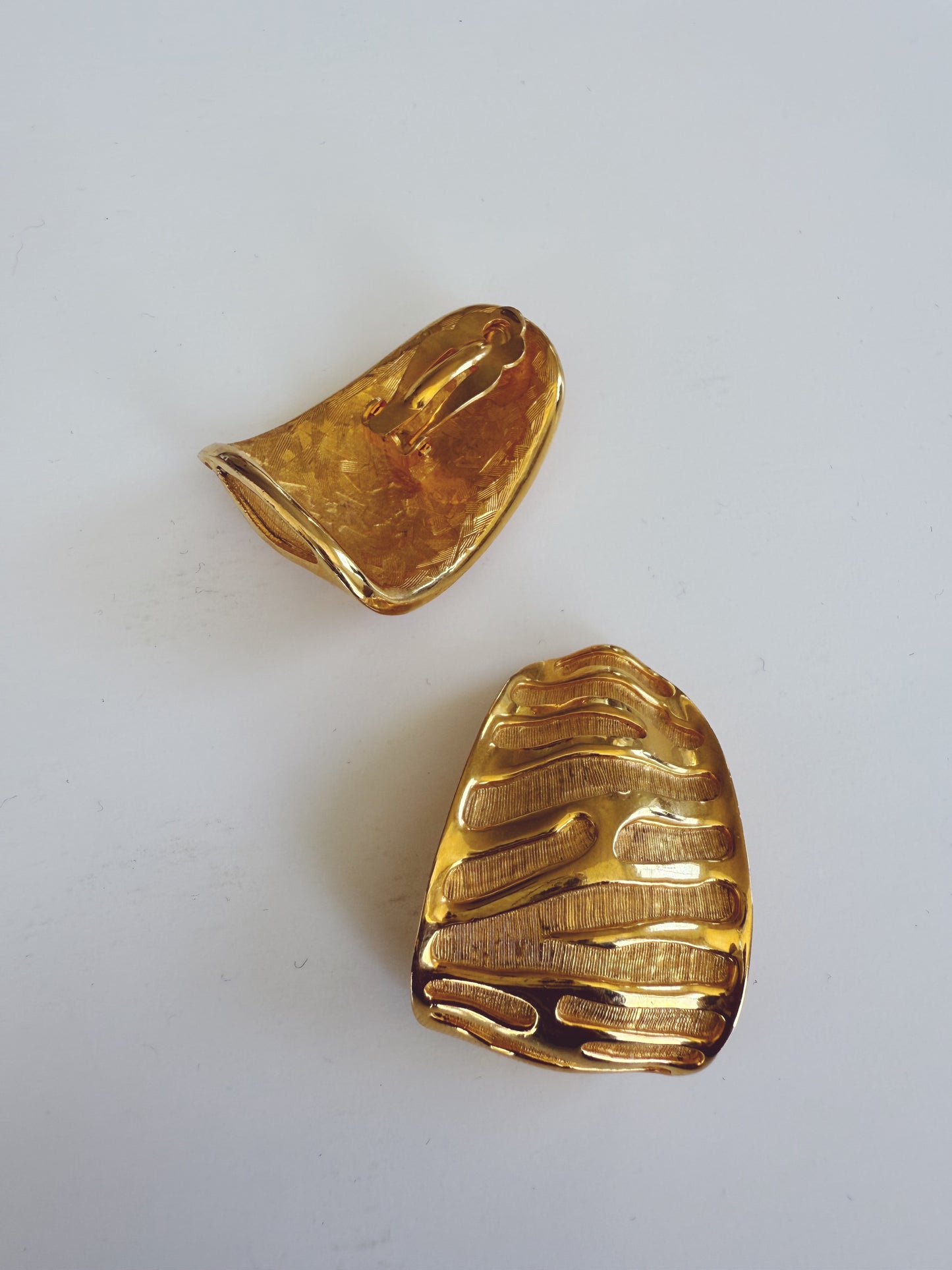 Vintage Gold Metal Tiger Clip On Earrings