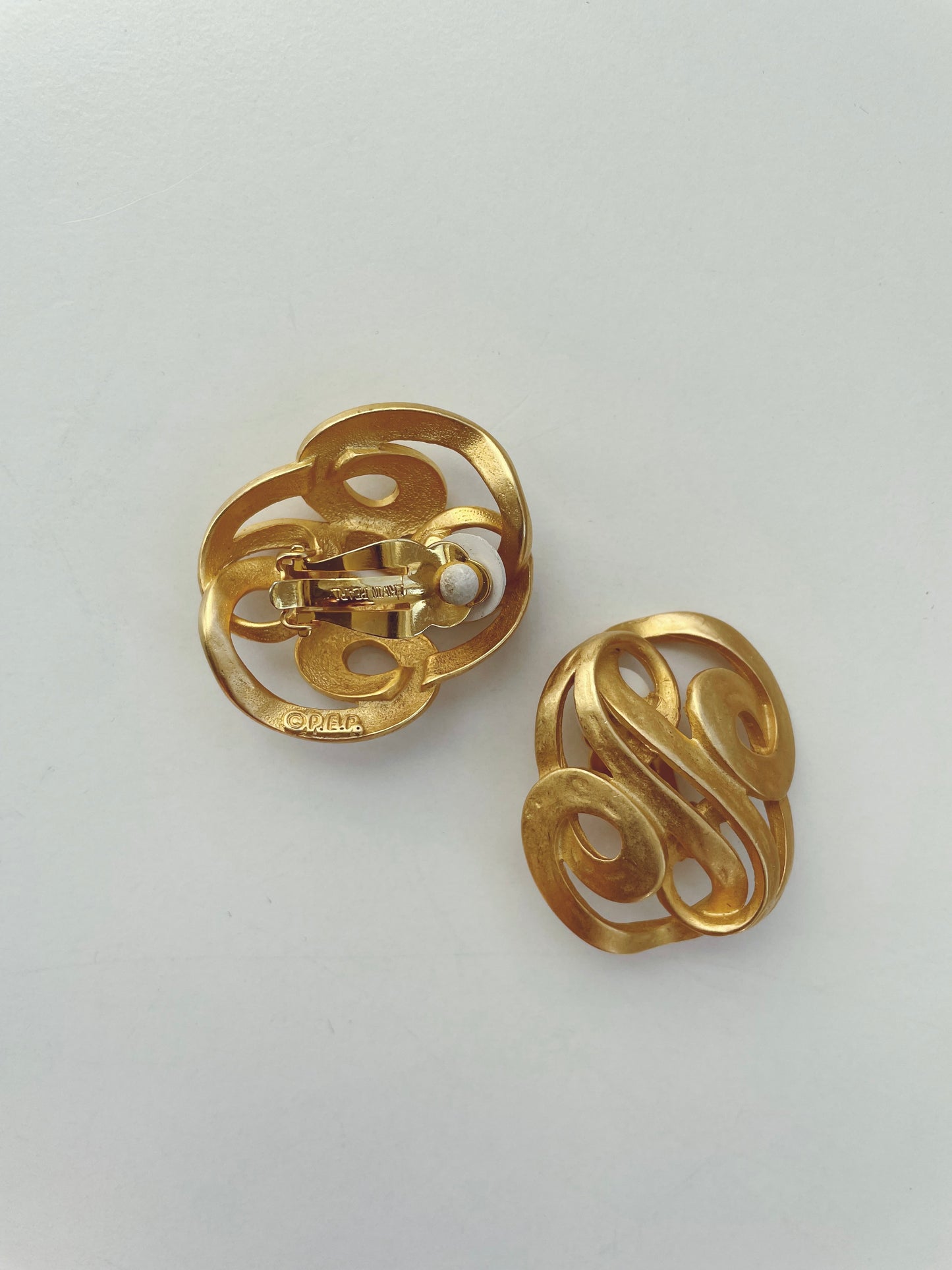 ERWIN PEARL Vintage P.E.P Gold Metal Modernist Clip On Earrings