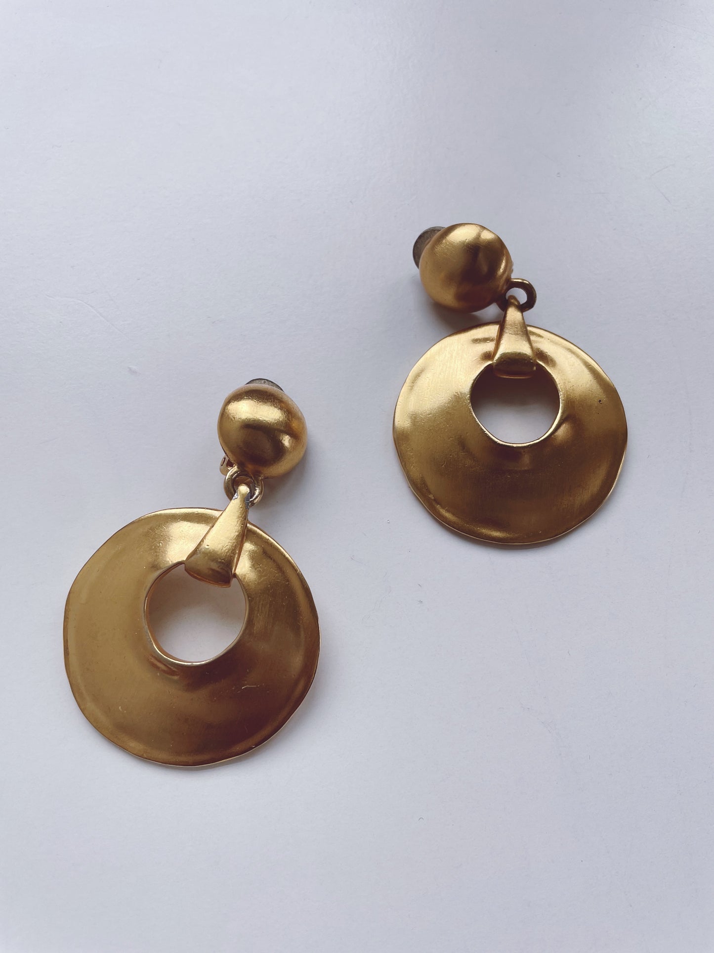 Vintage ANNE KLEIN Gold Metal Drop Clip On Earrings