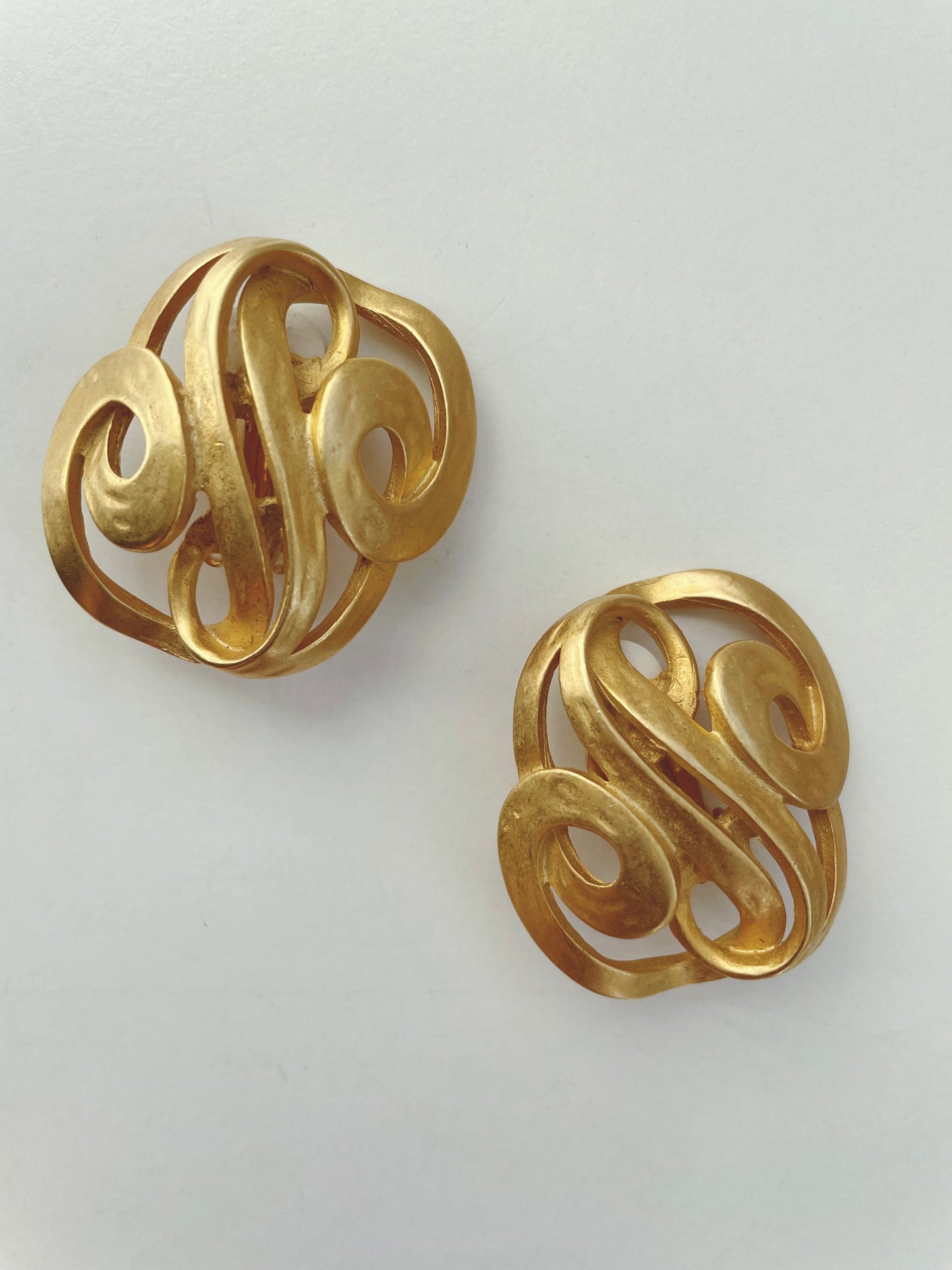 ERWIN PEARL Vintage P.E.P Gold Metal Modernist Clip On Earrings