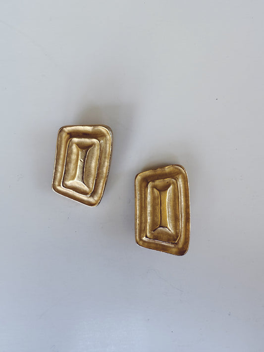 LES BERNARD Vintage Gold Metal Modernist Clip On Earrings
