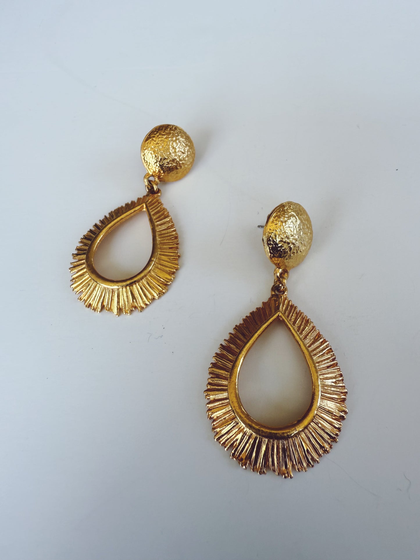 Vintage Gold Hammered Metal Tear Drop Earrings