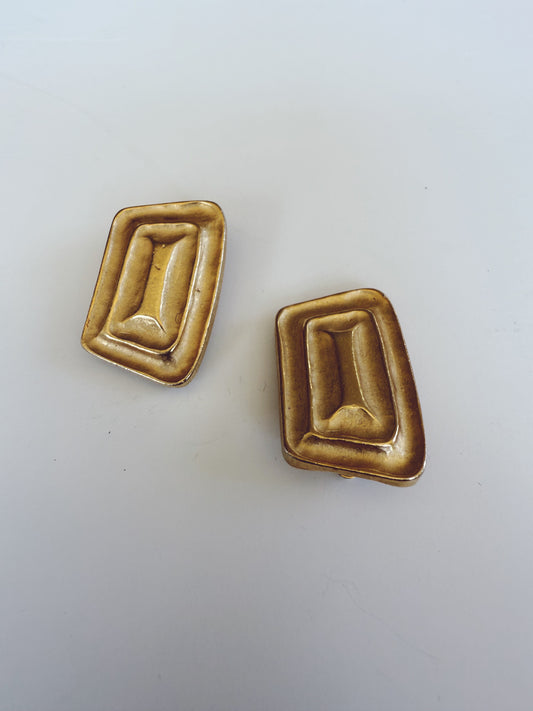 LES BERNARD Vintage Gold Metal Modernist Clip On Earrings