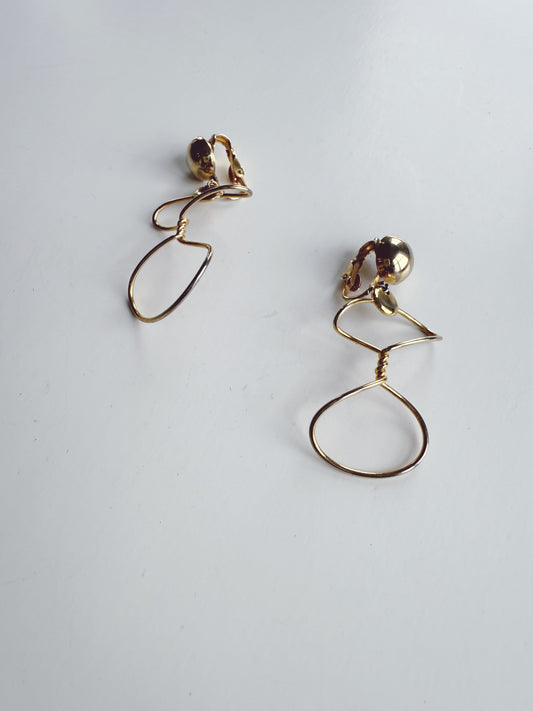 Delicate Spiral Modernist Clip On Earrings
