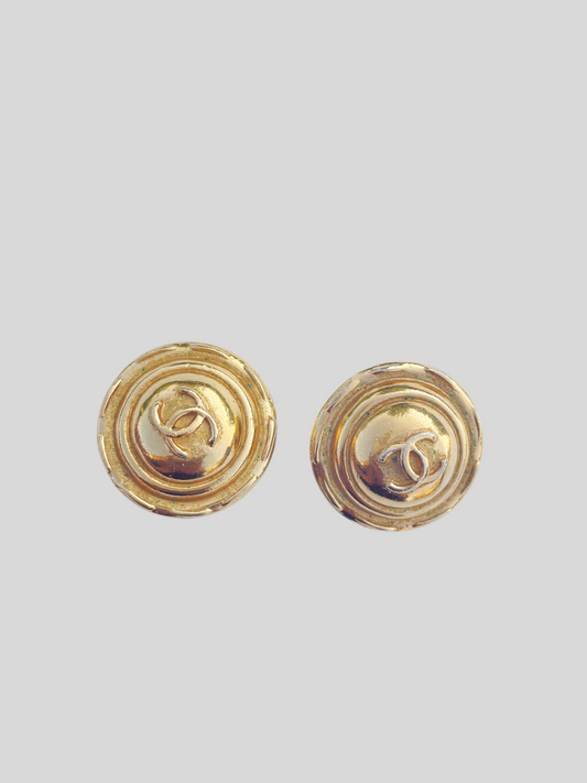 Vintage CHANEL Gold Tone Metal Clip On Earrings