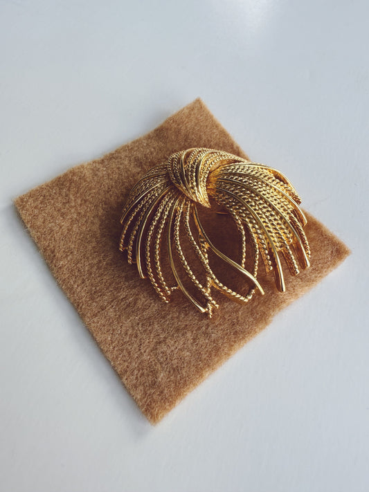 Gold Flower Knot Brooch Pin