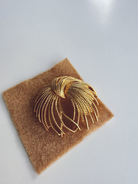 Gold Flower Knot Brooch Pin
