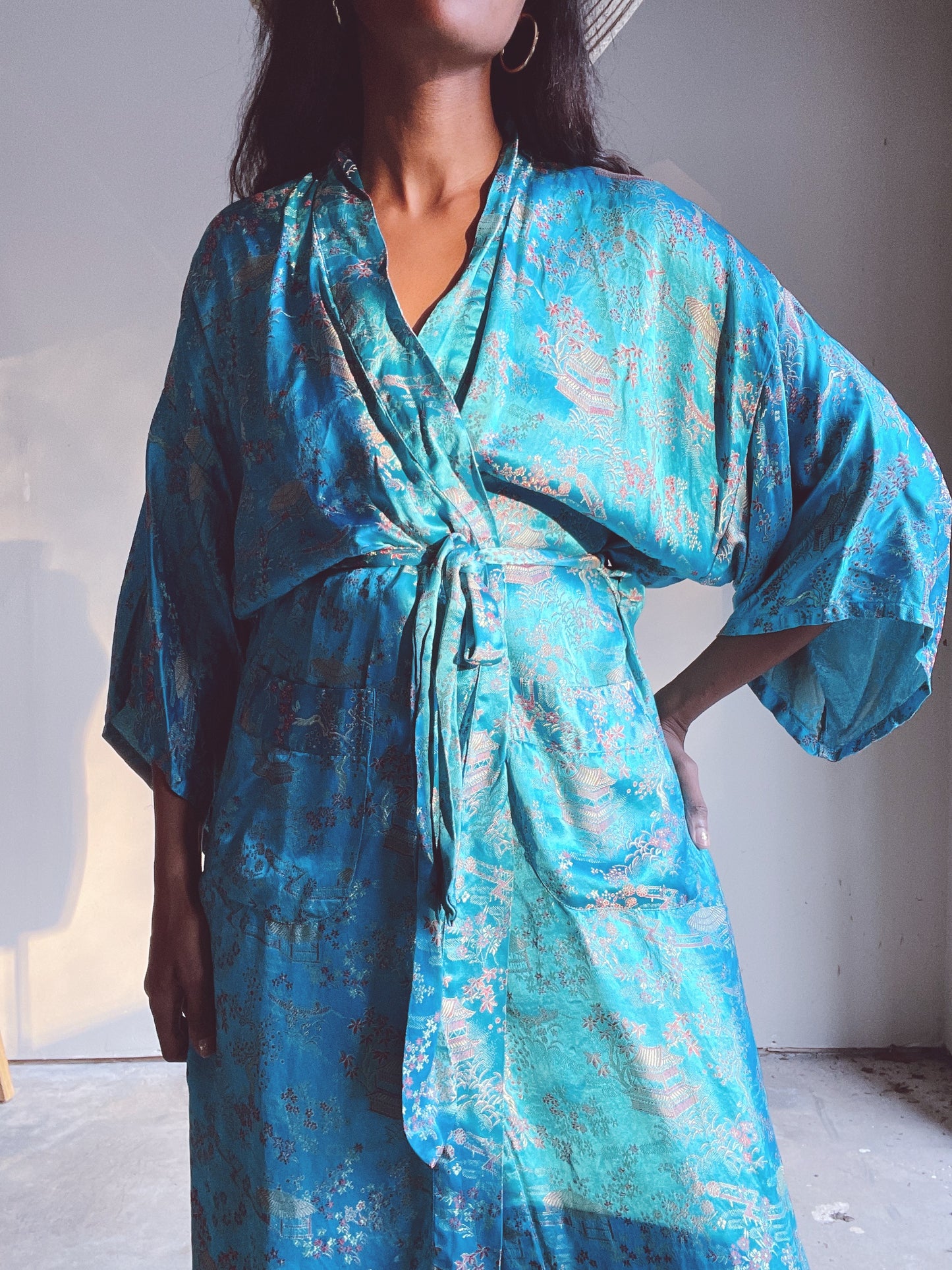 Vintage Embroidered Kimono Robe