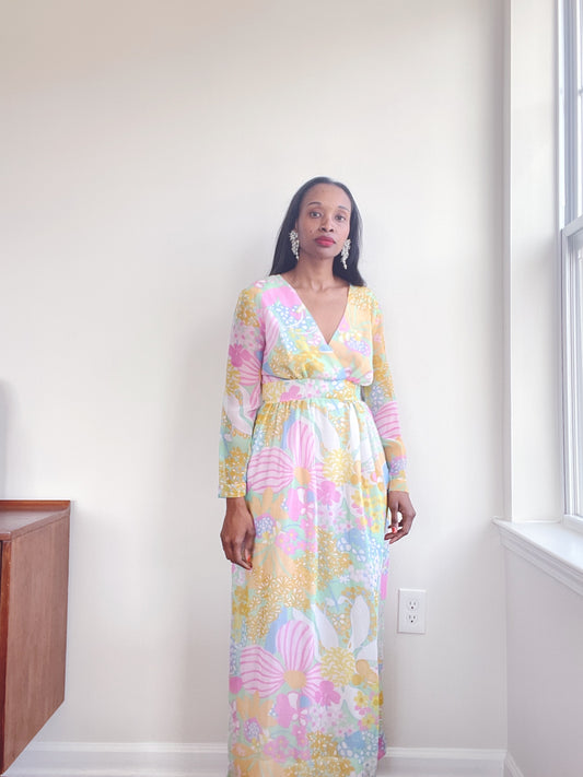 Whimsical Pastel 60s / 70s Maxi Dress